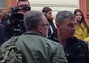 Fijasko protesta NATO opozicije kod Filozofskog: Od studenata ni traga ni glasa, na plato stigli Ćuta, Aleksić i Milivojević (FOTO)
