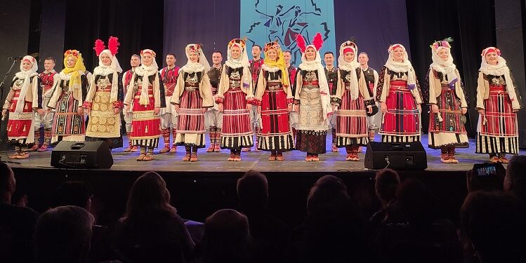 Zaslužene ovacije publike: Tradicionalni Novogodišnji nastup GKUD „Laza Nančić“
