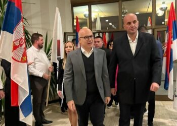 Predsednik SNS Miloš Vučević u Vršcu posetio svoje saborce Naprednjake