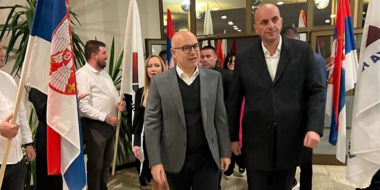 Predsednik SNS Miloš Vučević u Vršcu posetio svoje saborce Naprednjake