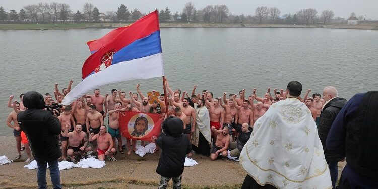 Vršački vitezovi plivali za Krst časni