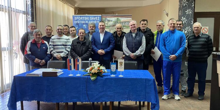 Sportskim klubovima i organizacijama u Plandištu uručeni ugovori o finansiranju