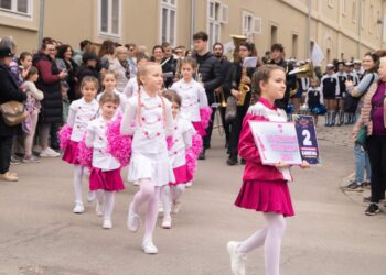Belocrkvanske mažoretkinje na Petrovaradinskom karnevalu