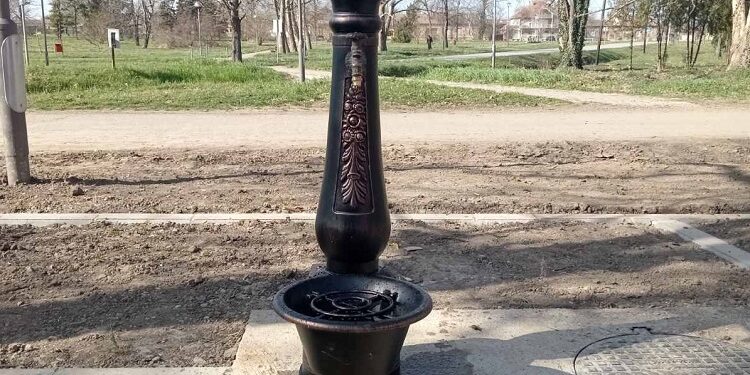 Nastavlja se sa praksom postavljanja česmi za javno vodosnabdevanje