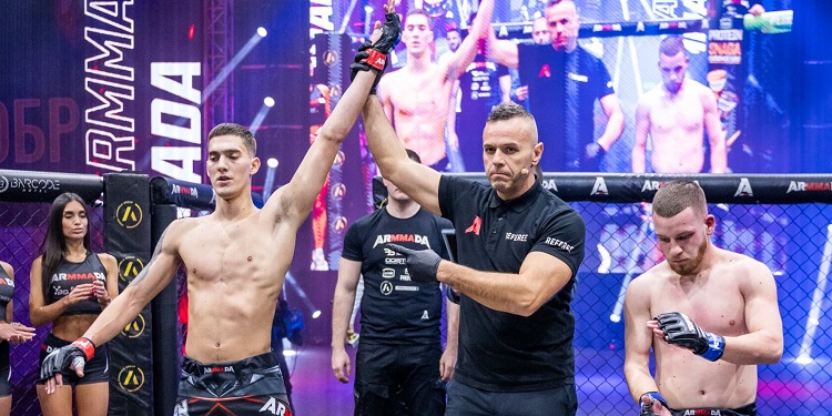 Kakav profi debi Bojovića! Totalna dominacija i nokaut u prvoj minuti! (VIDEO)