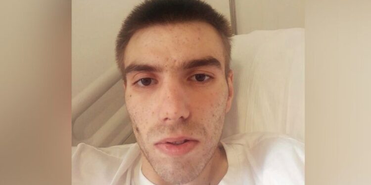 Stefanu (26) iz Vršca, obolelom od teške bolesti, jedini spas je lečenje u Istanbulu: „Pomozite nam u ovoj borbi“