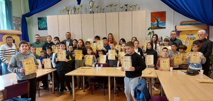 Grad Vršac uručio priznanja pobednicima gradskog takmičenja u šahu