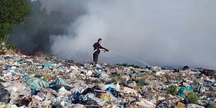 Plandište: Brza intervencija vatrogasno spasilačke jedinice sprečila širenje požara