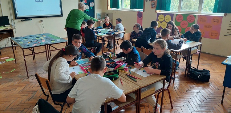 Vašu ambalažu u reciklažu: Kretivna radionica učenika osnovne škole u Velikoj Gredi