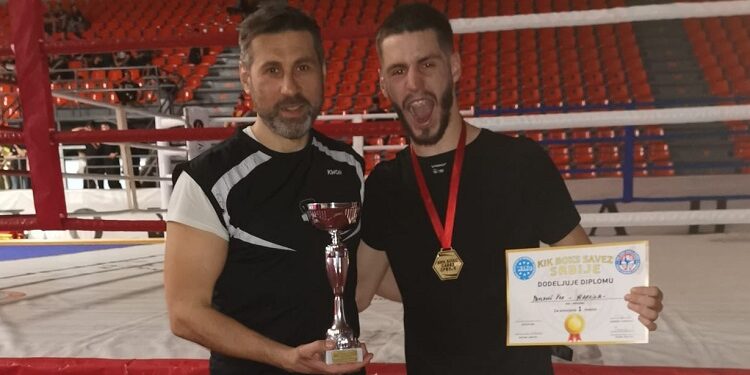 Vuk Pavlović osvojio zlato i pehar za najboljeg borca na Prvenstvu Srbije u ful kontaktu
