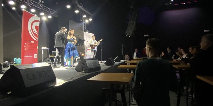 Kulturni centar Vršca: Održan koncert Uskršnja romansa na češkom i srpskom jeziku.