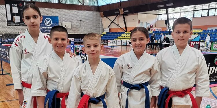Karatisti iz Plandišta osvojili četiri medalje na prvenstvu Srbije