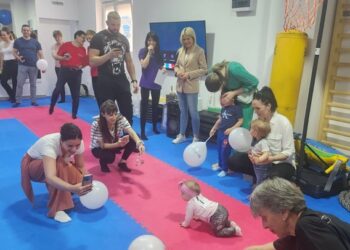 U Vršcu održano takmičenje beba u puzanju – Puzijada