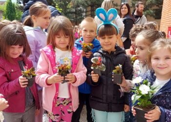 JKP Drugi oktobar i PU Čarolija sadnjom cveća obeležili Dan planete