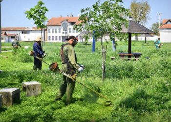 Raspored održavanja javnih površina i plan košenja do kraja maja