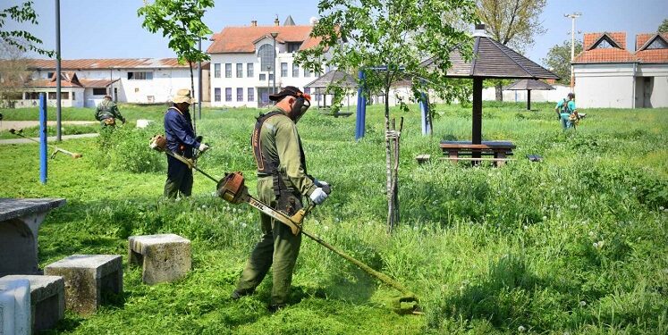 Raspored održavanja javnih površina i plan košenja do kraja maja
