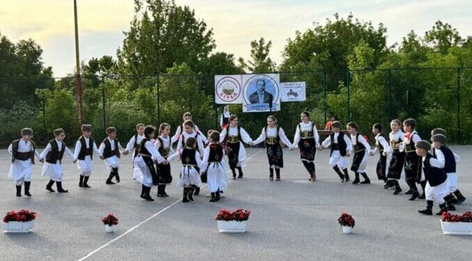 Prolećna smotra folklora u Dupljaji