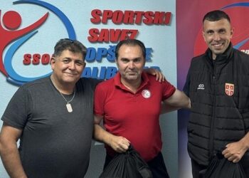 Fudbalski savez opštine Alibunar podelio po deset fudbalskih lopti svakom klubu