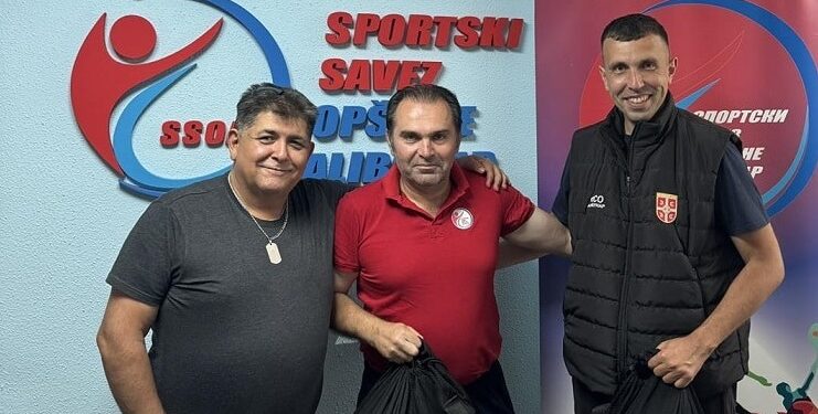 Fudbalski savez opštine Alibunar podelio po deset fudbalskih lopti svakom klubu