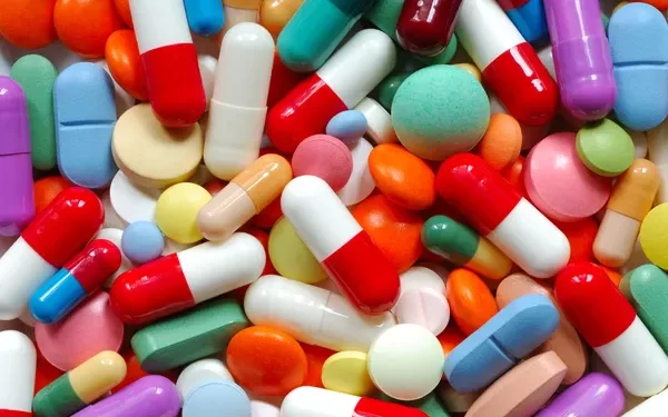 Pritvor za Vrščane: Prodavali tablete „Hemofarma“ i „Galenike“ koje sadrže opojne sastojke