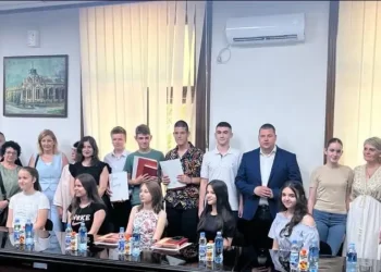 Uručene „Vukove diplome“ najboljim učenicima Plandišta