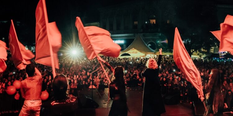 Grožđebalski koncert Lepe Brene u Vršcu pratilo 25.000 ljudi