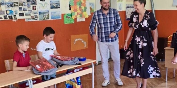 Opština Alibunar za đake prvake obezbedila rančeve i neophodan školski pribor