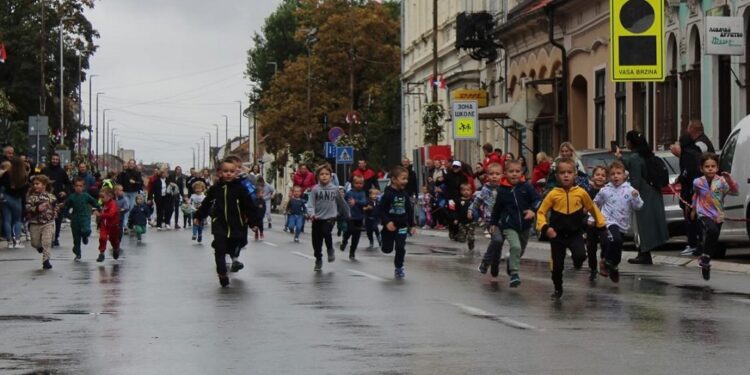 VAK 1926: Rekordan broj dece na Grožđebalskim uličnim trkama