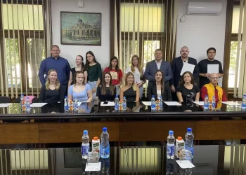 Plandište: Predsednik Repac uručio nagrade najboljim studentima