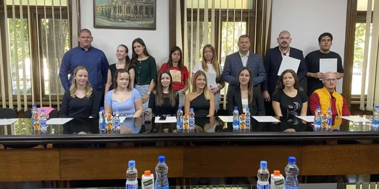 Plandište: Predsednik Repac uručio nagrade najboljim studentima