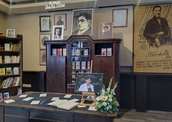 Knjiga sećanja na Radu Đuričin u Narodnom pozorištu Sterija