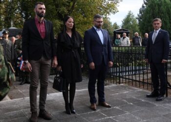 Osam decenija od oslobođenja Vršca: Položeni venci na Spomen kosturnicu oslobodiocima