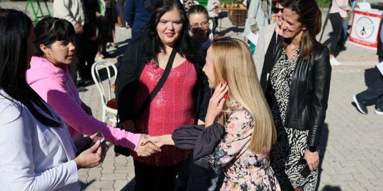 Gradonačelnica posetila izložbu povodom Nedelje mentalnog zdravlja