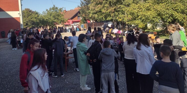 Sajam nastavnih predmeta održan u OŠ „ Mladost“