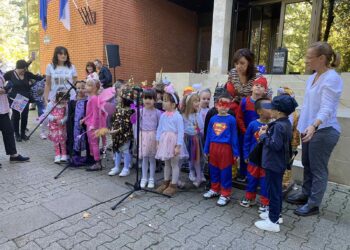 Plandište: Defile pod maskama dece predškolskog uzrasta