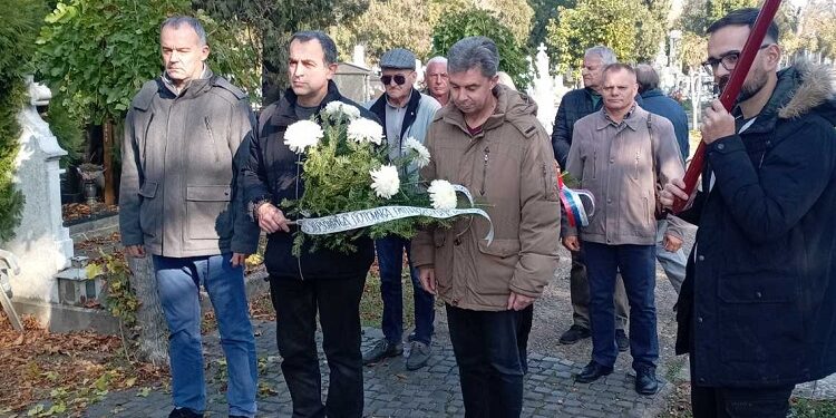 Parastosom i polaganjem venaca na spomenik Oslobodiocima obeležen Dan oslobođenja