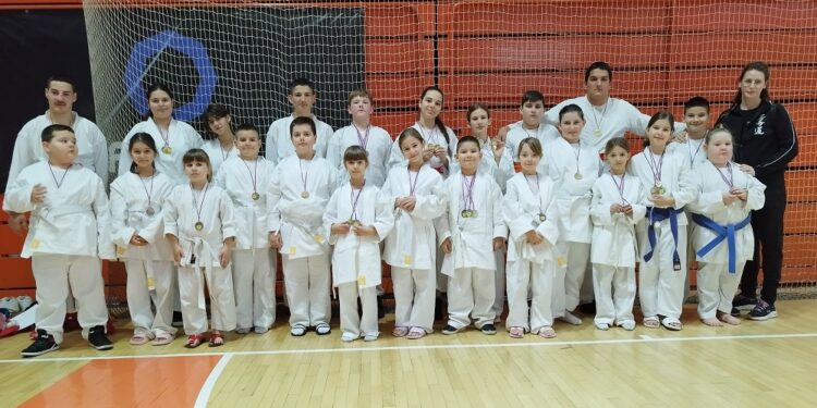 Uljmanski Karate klub osvojio brojne medalje na Kupu Srbije