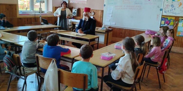 Upoznajte se sa likom i delom Vuka Karadžića, interaktivna nastava u školi u Miletićevu