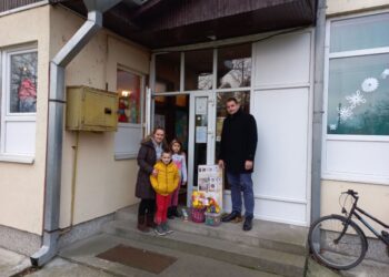 Uručeni pokloni mališanima vrtića u Hajdučici