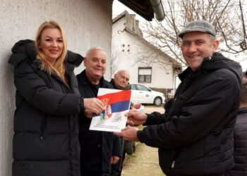 Ključevi novog doma za još tri izbegličke porodice u Gudurici