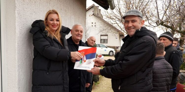 Ključevi novog doma za još tri izbegličke porodice u Gudurici
