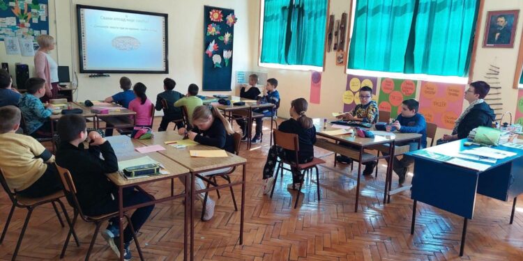 Hajdučica: Kreativna radionica učenika i predstavnika udruženja OKO