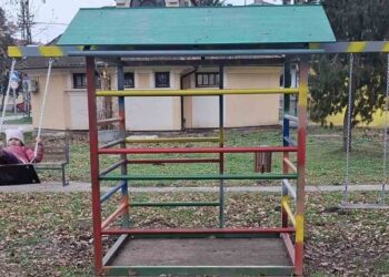 Alibunar: Restaurirane kućice za igru u dečjem parku, posađene nove sadnice