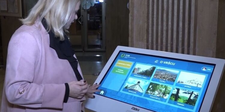 Specijalni ekrani na više lokacija: Turističke informacije o Vršcu lako dostupne