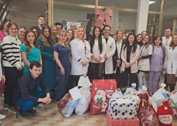 SBPB iz Vršca uručila novogodišnje paketiće deci bez roditeljskog staranja