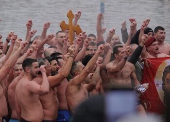 Bog se javi! Vrščanin Ognjen Vrtunić prvi do Krsta časnog
