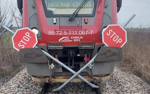 Napadali na život putnika: Uhvaćene bitange koje su postavljale prepreke pred vozove