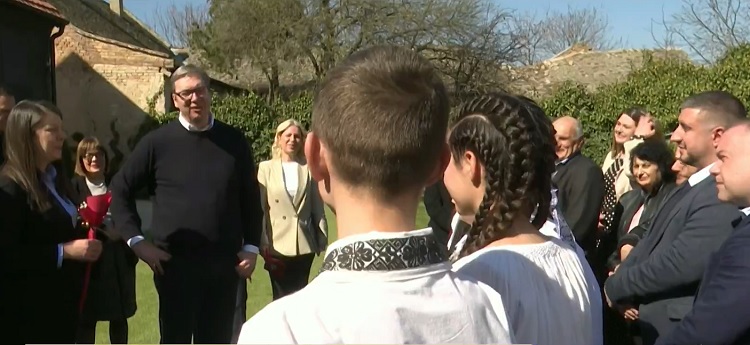 Predsednik Vučić posetio Inkluzivno – edukativni centar u Alibunaru
