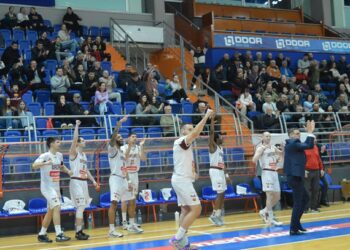 Košarkaši Vršca bolji od Slobode za ostanak na liderskoj poziciji