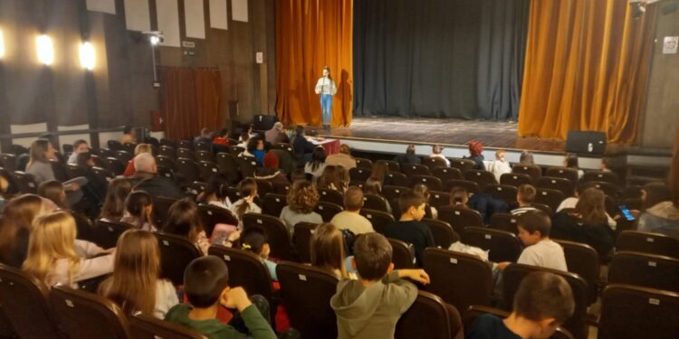 Plandište: Opštinska smotra recitatora okupila najbolje takmičare